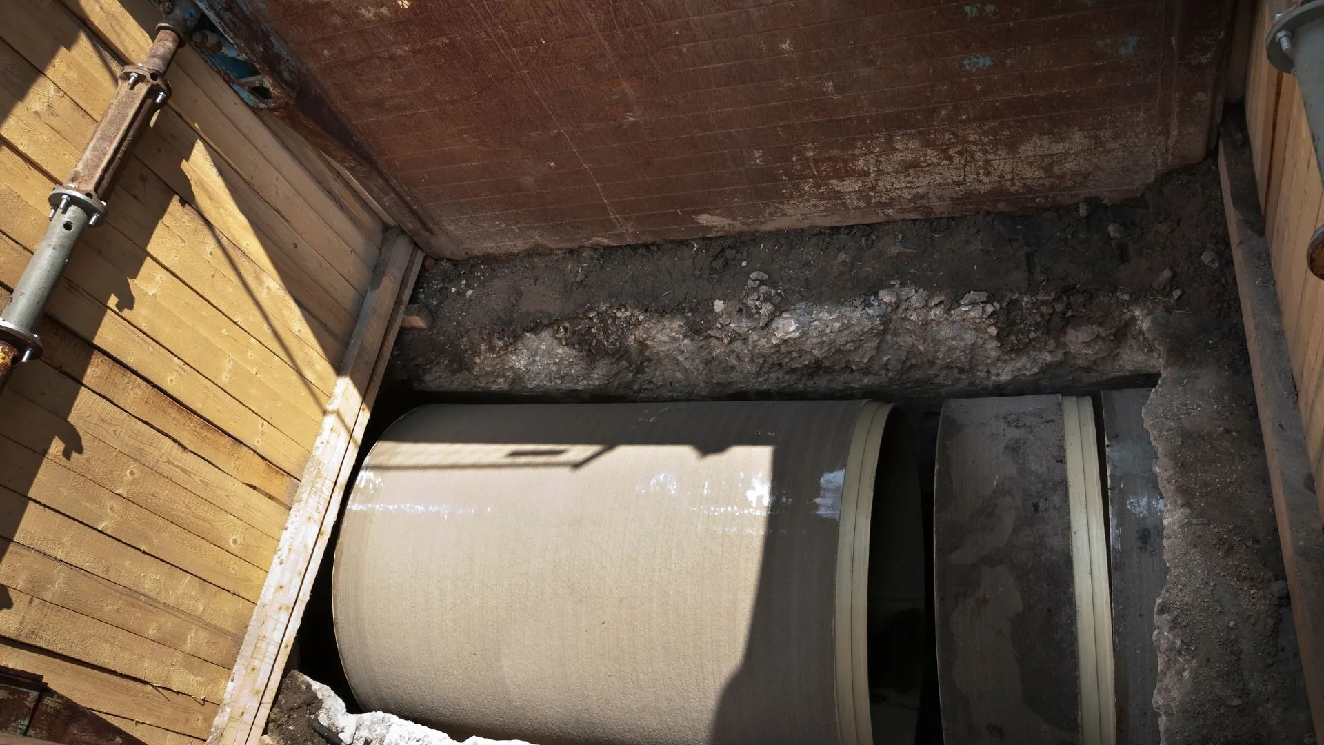 Trenchless pipe repair under Minnesota drain services prevents digging and disruptions